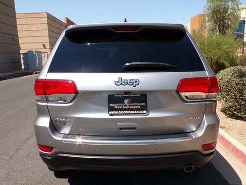 Used 2017 Jeep Grand Cherokee Limited AWD/4WD image 4