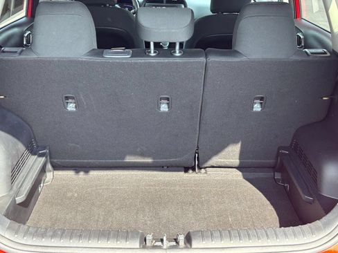 Used 2025 Kia Soul LX w/ LX Technology Package FWD image 26