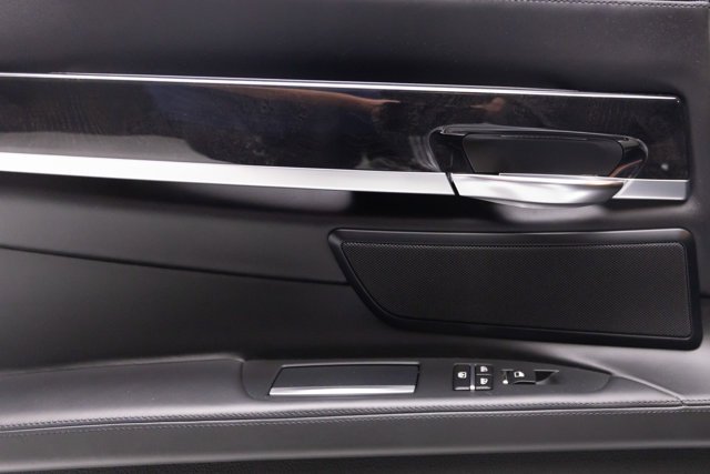 Used 2014 BMW 750i RWD image 55