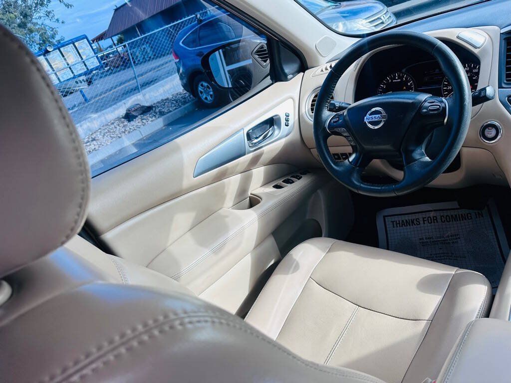 Used 2017 Nissan Pathfinder SL w/ SL Tech Package AWD/4WD image 14
