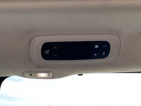 Certified 2023 Chrysler Pacifica Touring-L FWD image 33