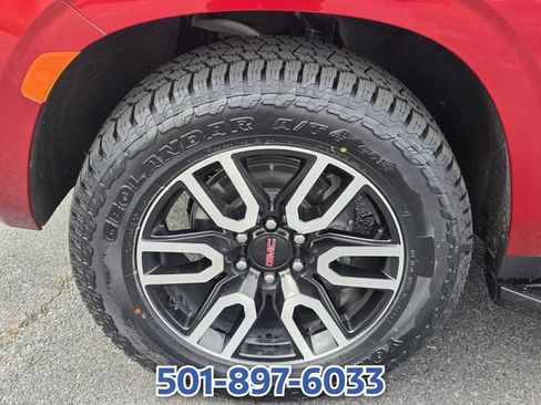 Used 2024 GMC Yukon AT4 AWD/4WD image 18