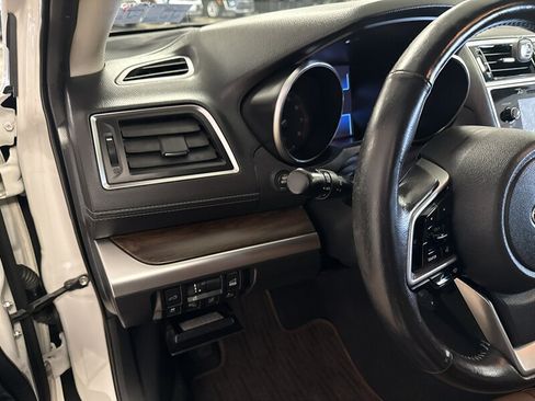 Used 2018 Subaru Outback 2.5i Touring AWD/4WD image 19