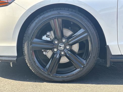 Used 2024 Honda Accord Sport image 9