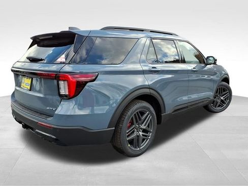New 2026 Ford Explorer ST-Line w/ ST-Line Street Pack image 11