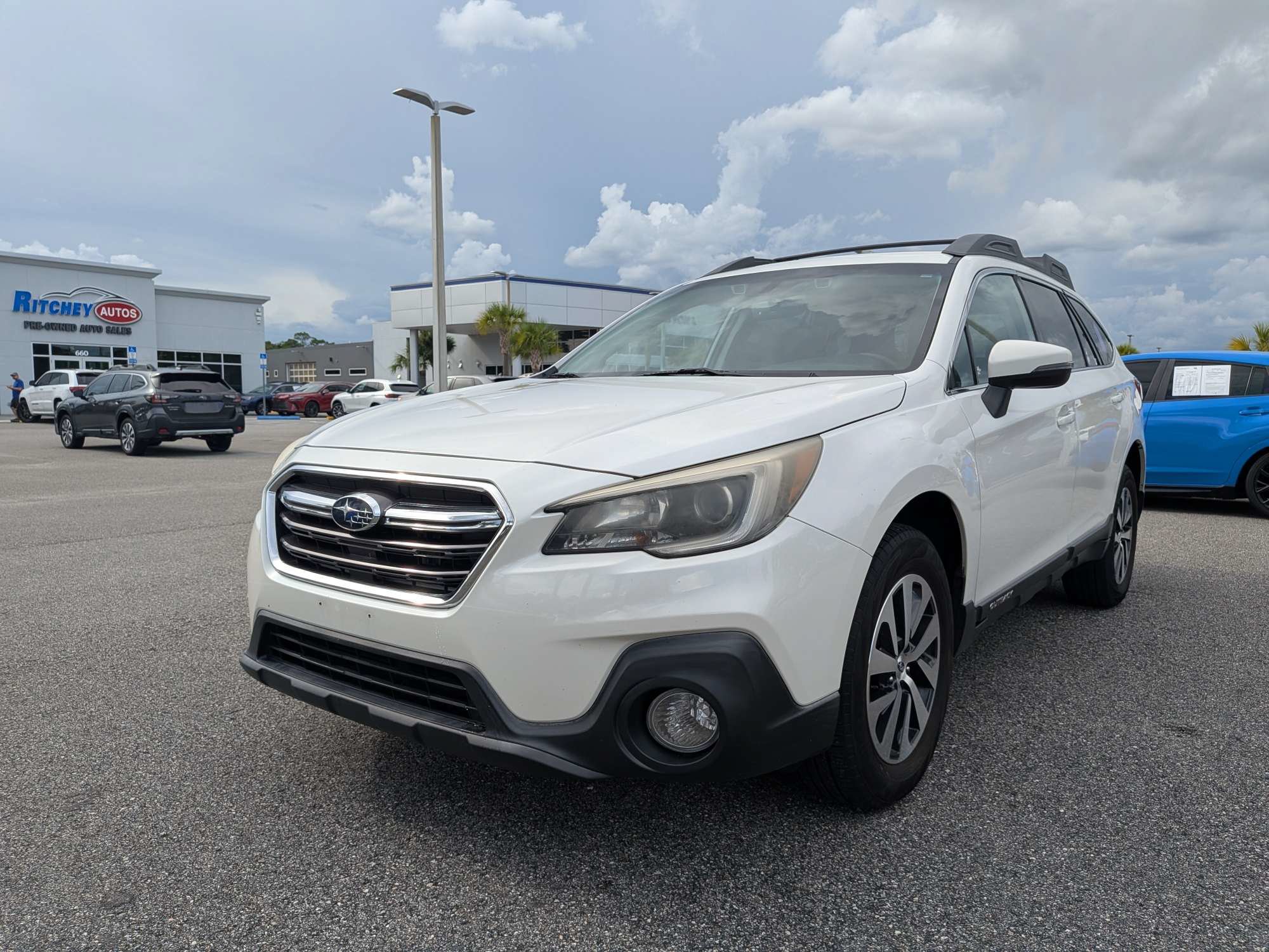 Used 2019 Subaru Outback 2.5i Premium AWD/4WD image 5