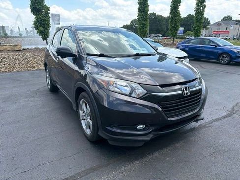 Used 2017 Honda HR-V EX image 3