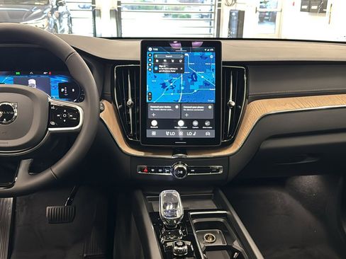 New 2026 Volvo XC60 B5 Ultra w/ Climate Package AWD/4WD image 11