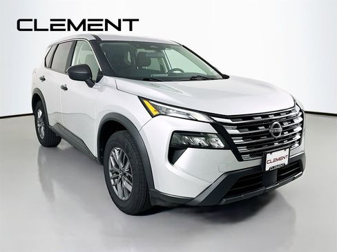 Used 2024 Nissan Rogue S image 5