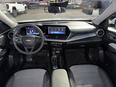Used 2024 Chevrolet Trax LT image 21