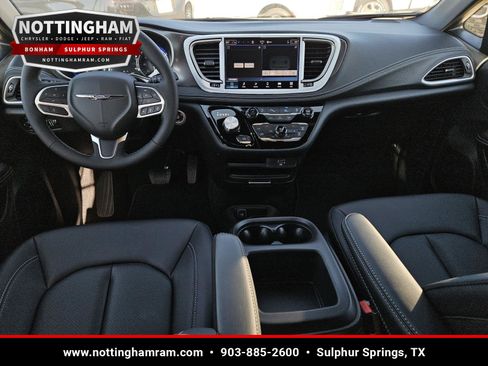 New 2026 Chrysler Pacifica Select FWD image 8