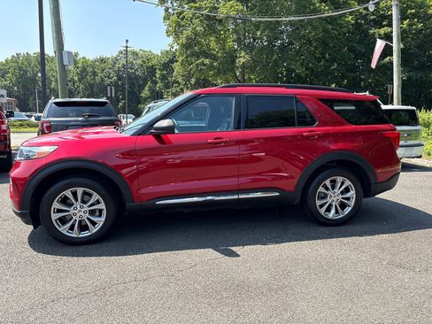 Used 2020 Ford Explorer XLT w/ Equipment Group 202A image 4