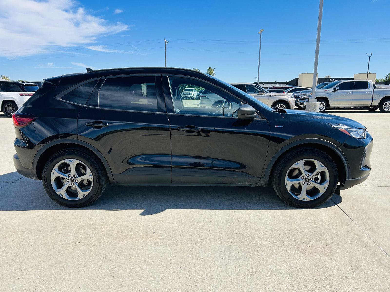 Used 2025 Ford Escape ST-Line FWD image 36
