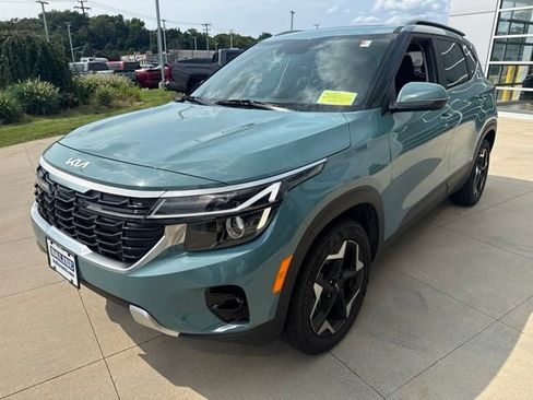 Used 2024 Kia Seltos EX AWD/4WD image 3