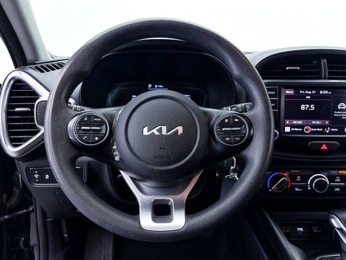 Used 2024 Kia Soul LX FWD image 25