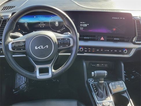 Used 2024 Kia Sportage SX image 4