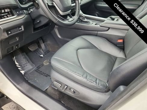 Used 2024 Toyota Grand Highlander XLE image 17