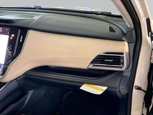 Used 2022 Subaru Outback Limited AWD/4WD image 17