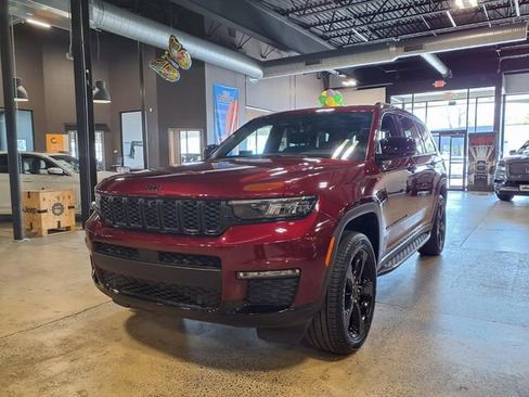 Used 2024 Jeep Grand Cherokee L Limited w/ Luxury Tech Group II AWD/4WD image 4