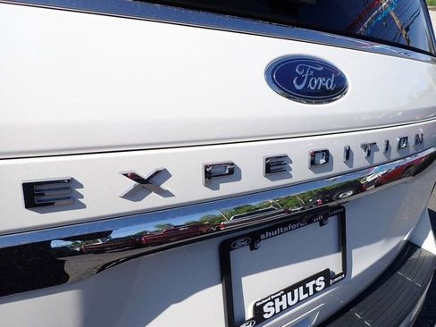 Certified 2024 Ford Expedition Limited AWD/4WD image 5