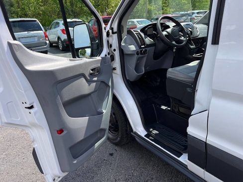 Used 2015 Ford Transit 150 130 Low Roof RWD image 9