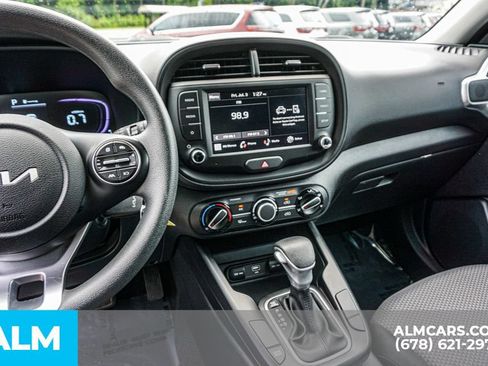 Used 2025 Kia Soul LX w/ LX Technology Package FWD image 33