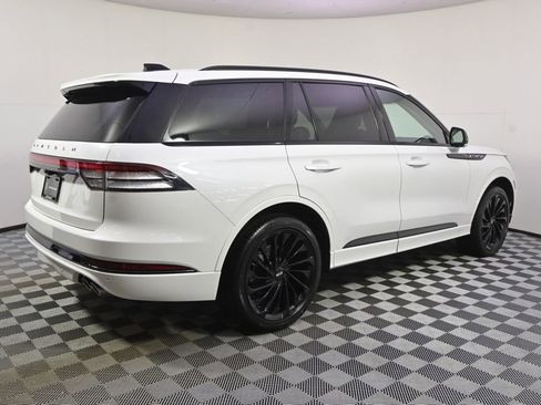 Certified 2025 Lincoln Aviator Reserve w/ Equipment Group 201A image 7