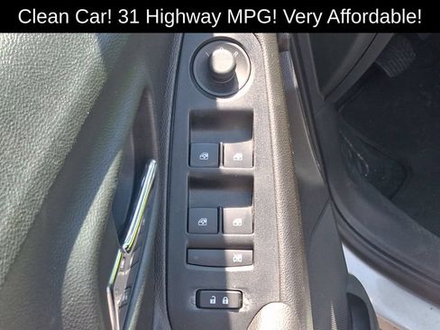 Used 2019 Chevrolet Trax LT w/ LT Convenience Package FWD image 24
