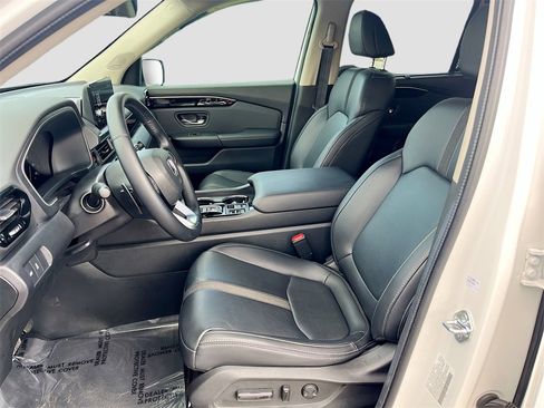 Used 2024 Honda Pilot Touring image 21