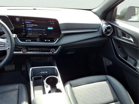 Used 2025 Chevrolet Equinox LT w/ Convenience Package II AWD/4WD image 15