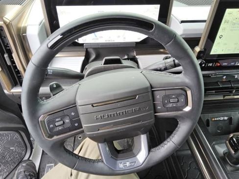 Used 2025 GMC Hummer EV 3X image 10