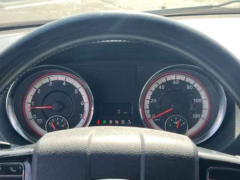 Used 2019 Dodge Grand Caravan SXT image 18