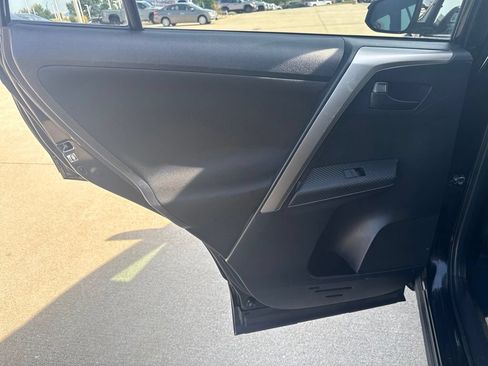 Used 2014 Toyota RAV4 LE FWD image 18