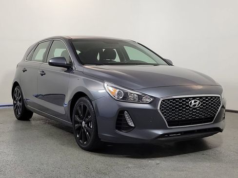 Used 2019 Hyundai Elantra GT image 1