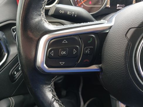 Used 2019 Jeep Wrangler Unlimited Sahara w/ Quick Order Package 24M Moab AWD/4WD image 11