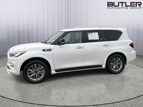 Used 2021 INFINITI QX80 Luxe w/ All-Season Package AWD/4WD image 3