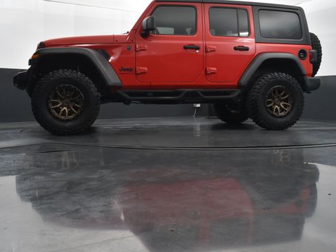 Used 2024 Jeep Wrangler Sport S image 37