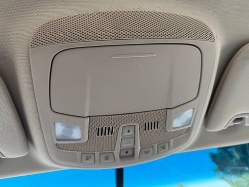 Used 2017 Lincoln MKZ Select FWD image 18