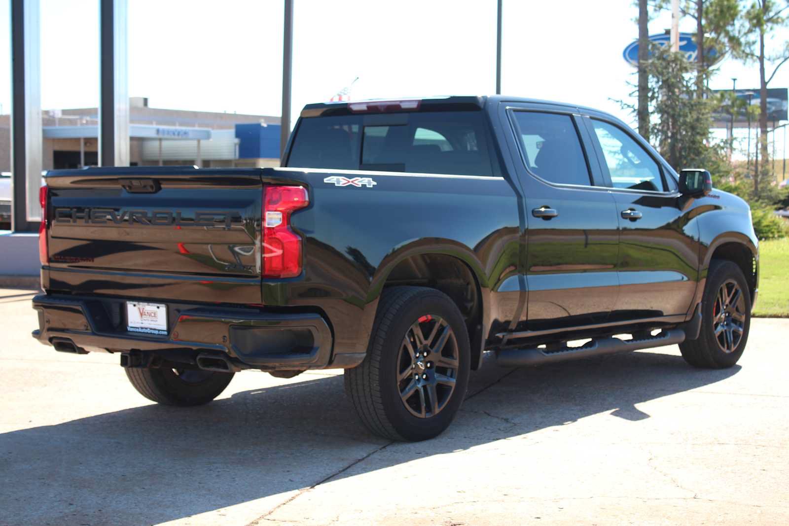 Used 2022 Chevrolet Silverado 1500 RST w/ Redline Edition AWD/4WD image 12