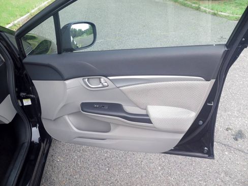 Used 2013 Honda Civic Hybrid Sedan image 27