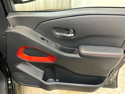 Certified 2025 Nissan Frontier PRO-4X w/ Pro Convenience Package image 25