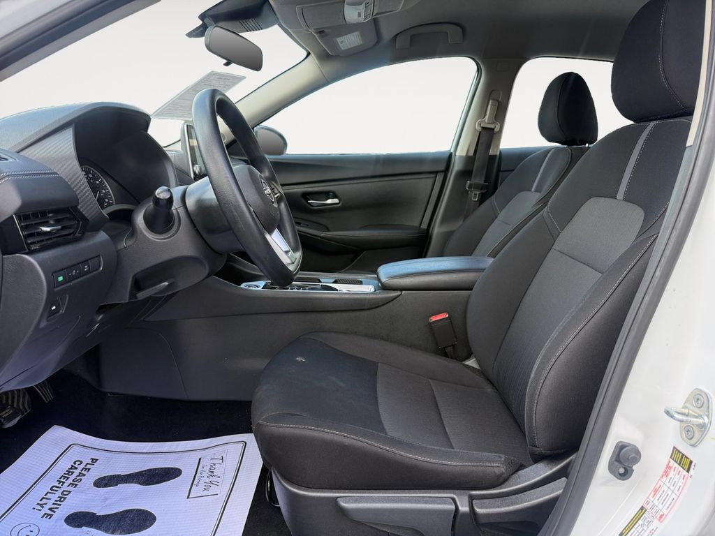 Used 2024 Nissan Sentra SV FWD image 9