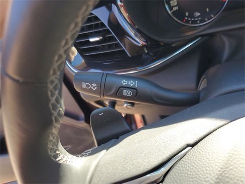 Used 2023 Buick Envision Preferred image 28