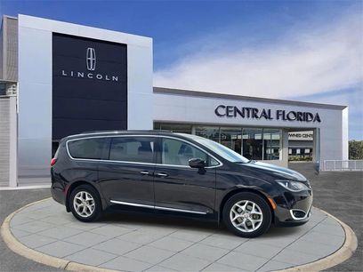 Used 2017 Chrysler Pacifica Touring-L w/ Tire & Wheel Group