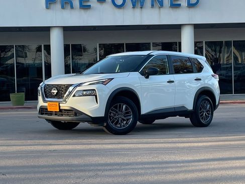 Used 2023 Nissan Rogue S image 1