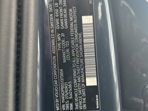 Certified 2025 Volvo XC90 B6 Plus image 28