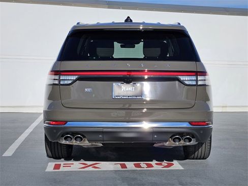 New 2026 Lincoln Aviator Reserve image 6