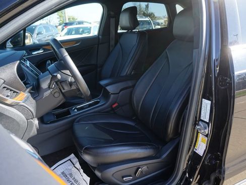 Used 2017 Lincoln MKC Reserve w/ Lincoln MKC Climate Package AWD/4WD image 8