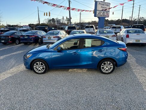 Used 2018 Toyota Yaris iA image 2
