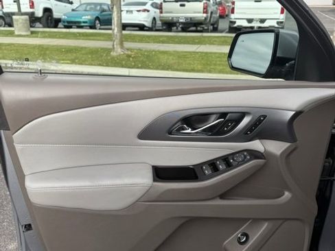 Used 2020 Chevrolet Traverse Premier image 14